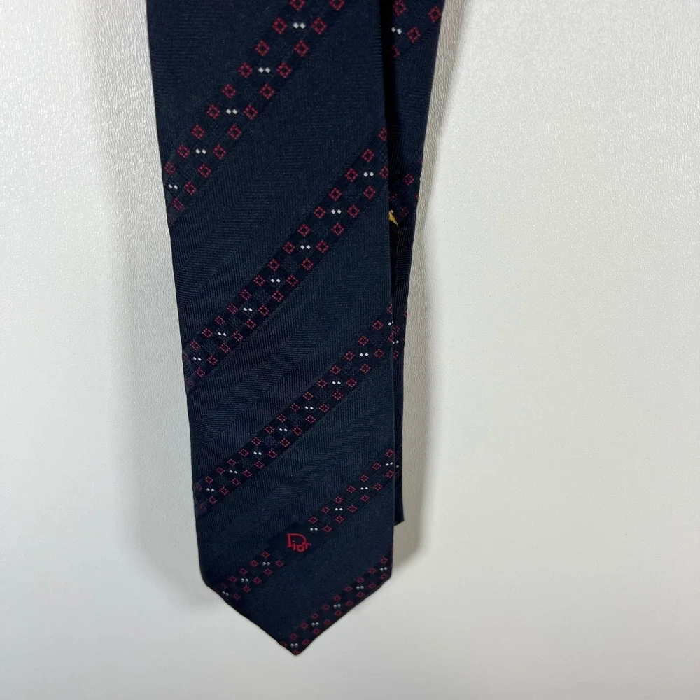 Christian Dior Cravates Mens Navy Blue‎ Herringbone Geometric Stripe Silk Tie